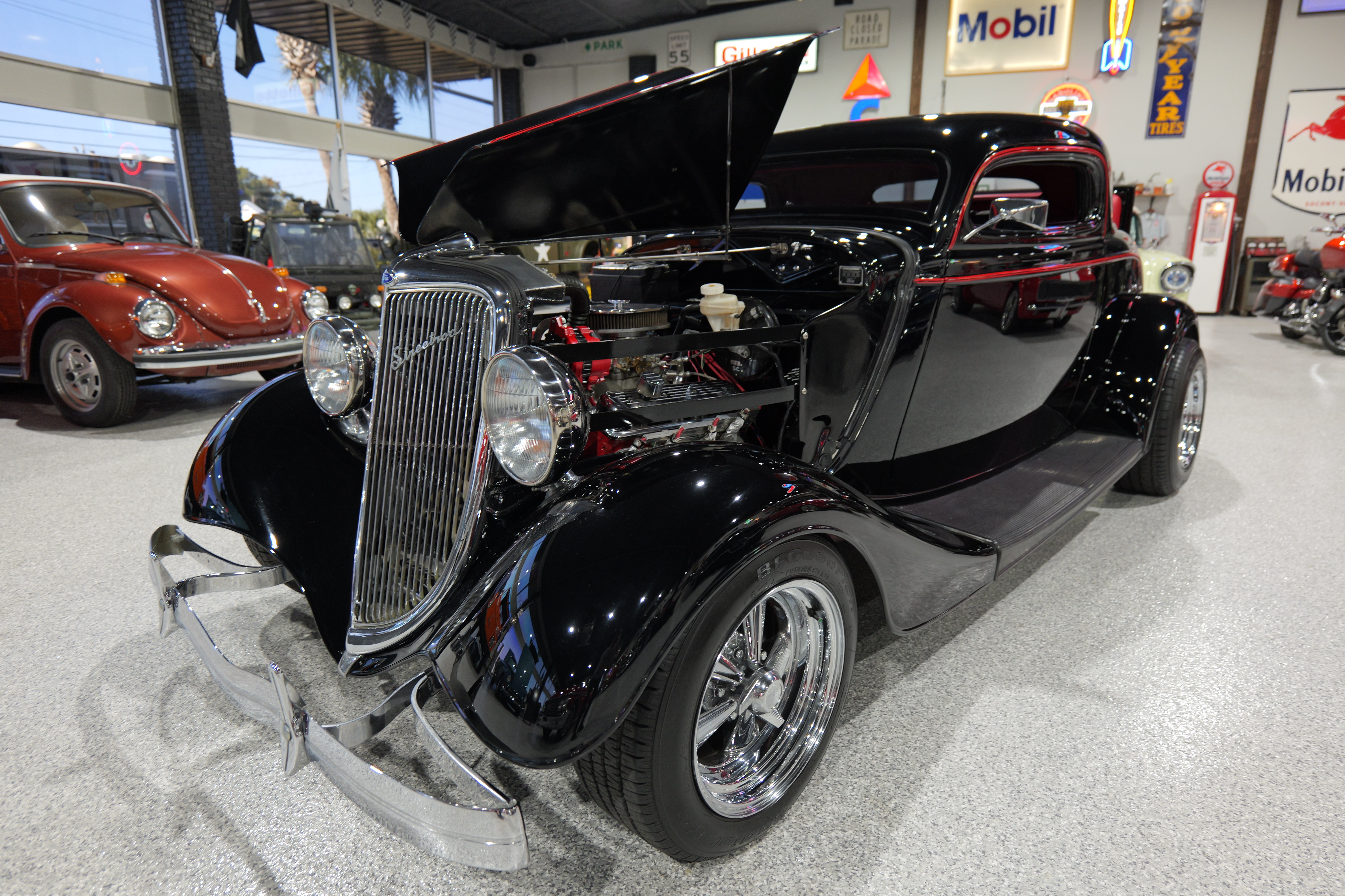 1934 Ford Model 40 Deluxe 3-Window Coupe Street Rod